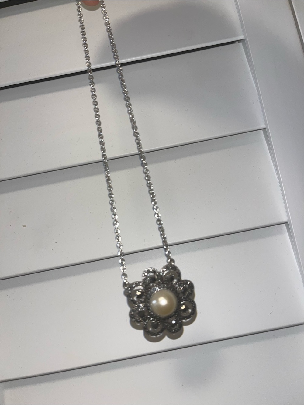 2Pc SetSilver Pearl Flower Pendant Necklace - Women Jewelry